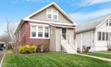 54 Holmes Court Albany NY 12209