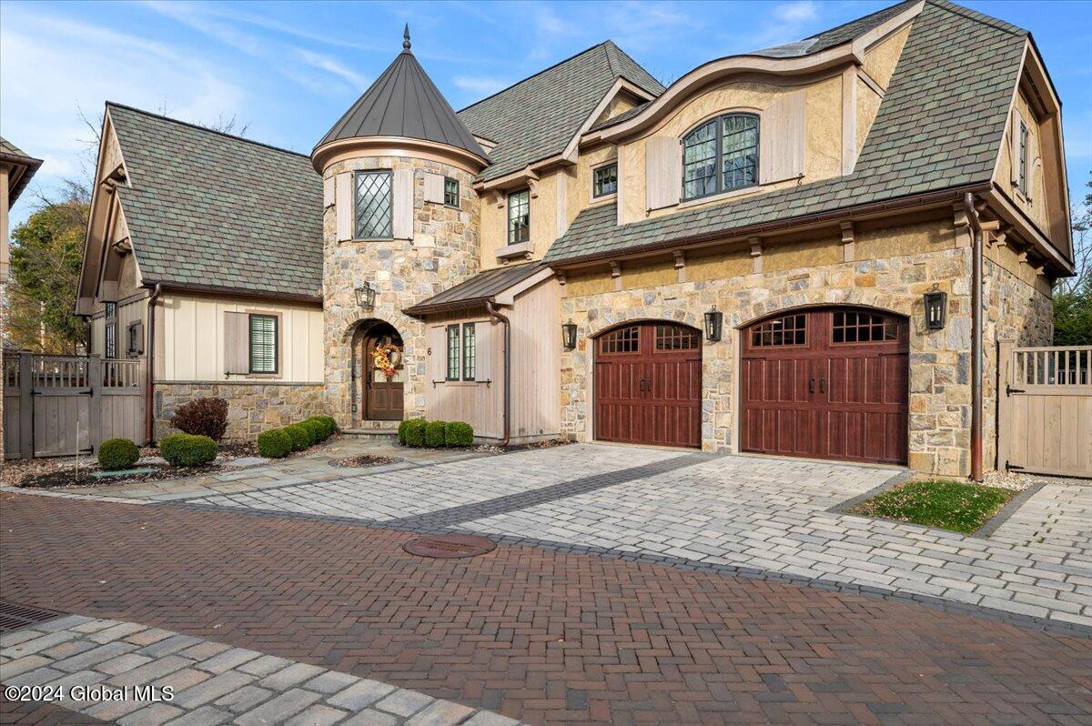 6 Downton Walk Saratoga Springs NY 12866