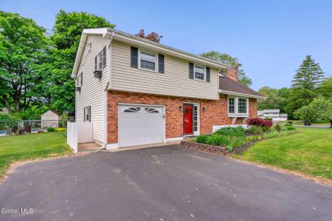 11 Sparton Lane Ballston Lake NY 12019