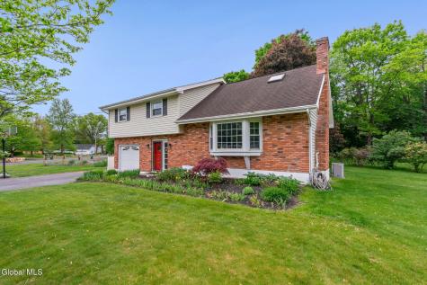 11 Sparton Lane Ballston Lake NY 12019