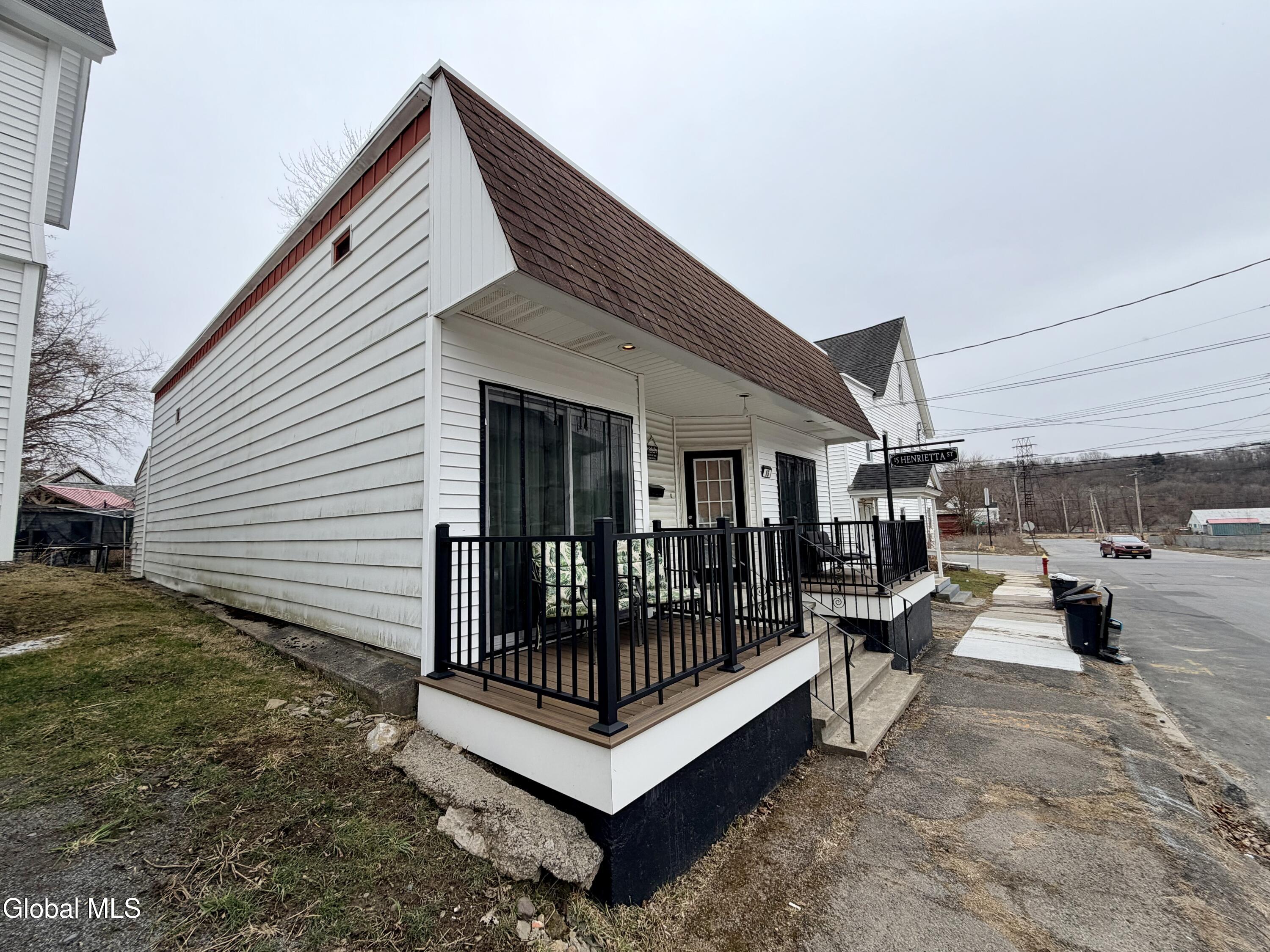 15 Henrietta Street Amsterdam NY 12010