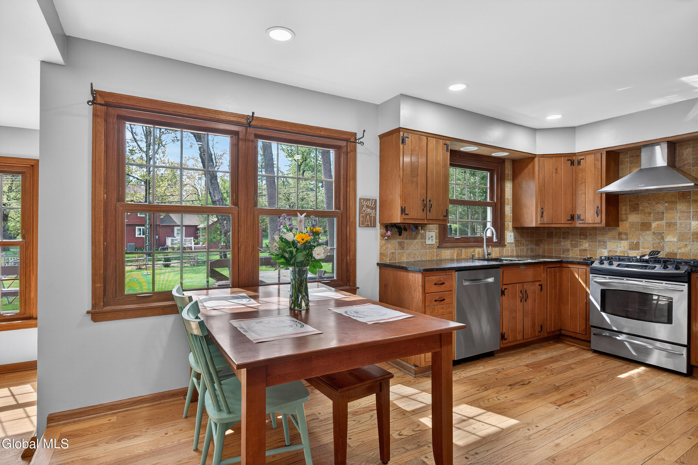 4 Concord Road Glenmont NY 12077