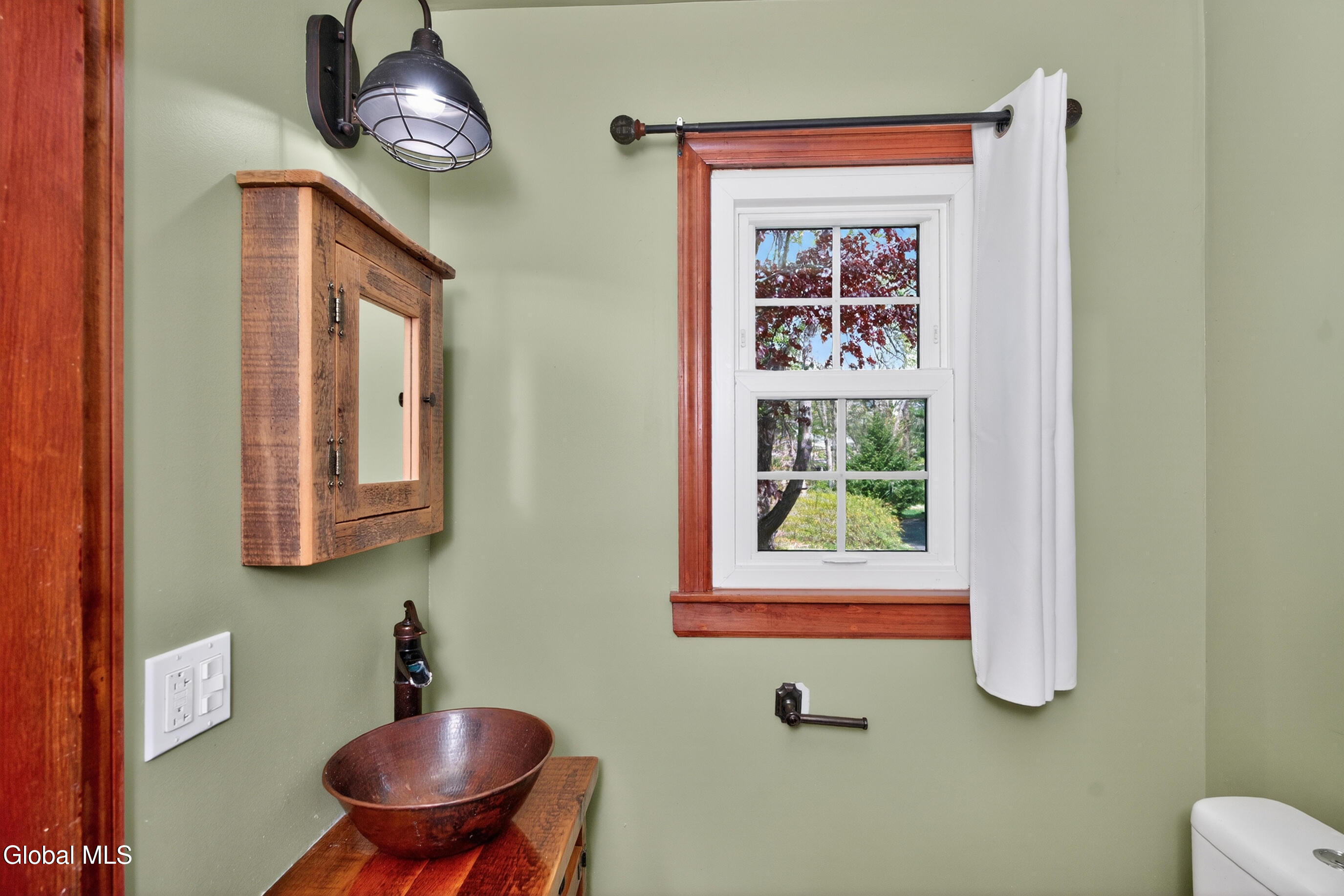 4 Concord Road Glenmont NY 12077