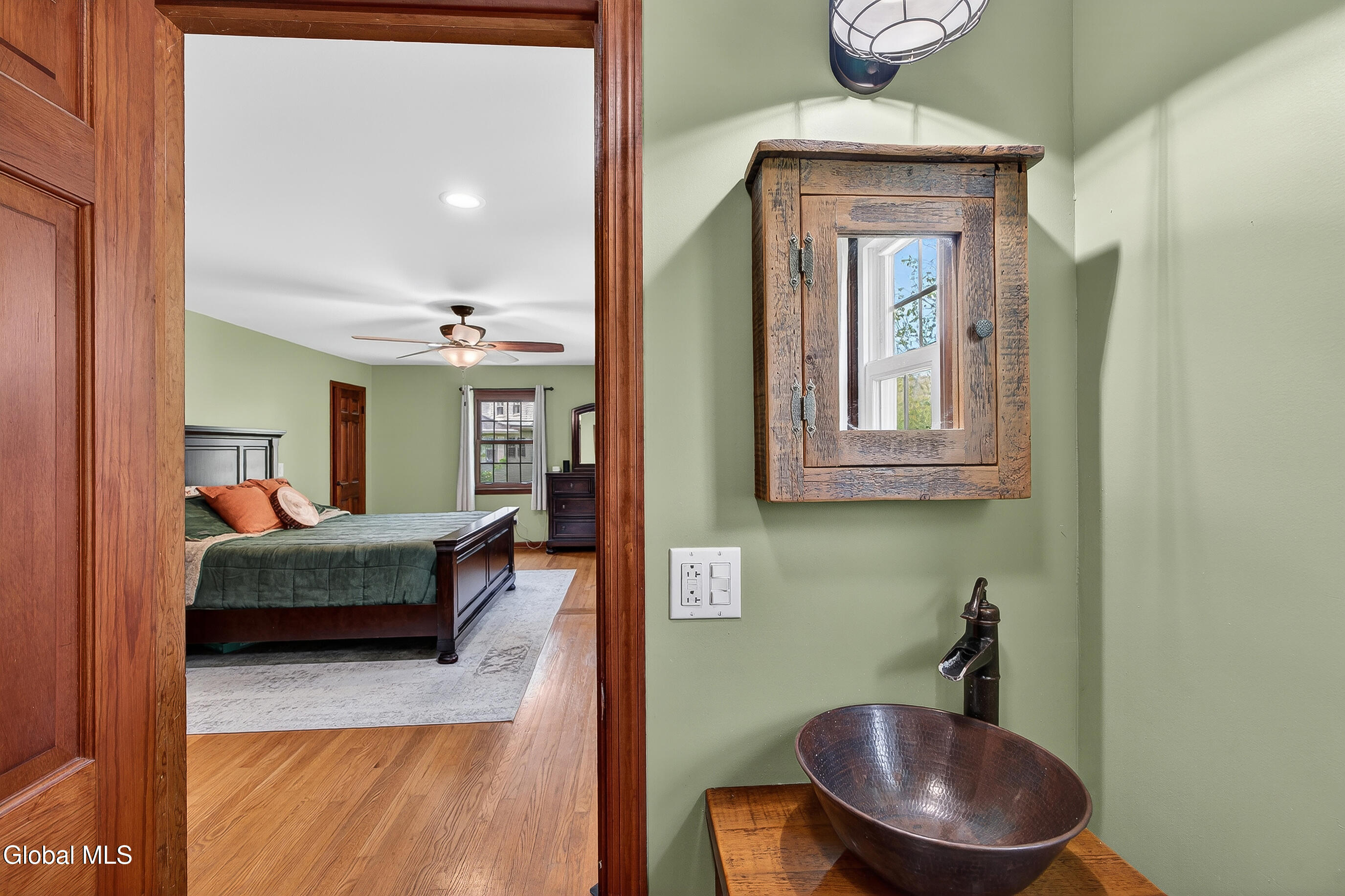 4 Concord Road Glenmont NY 12077