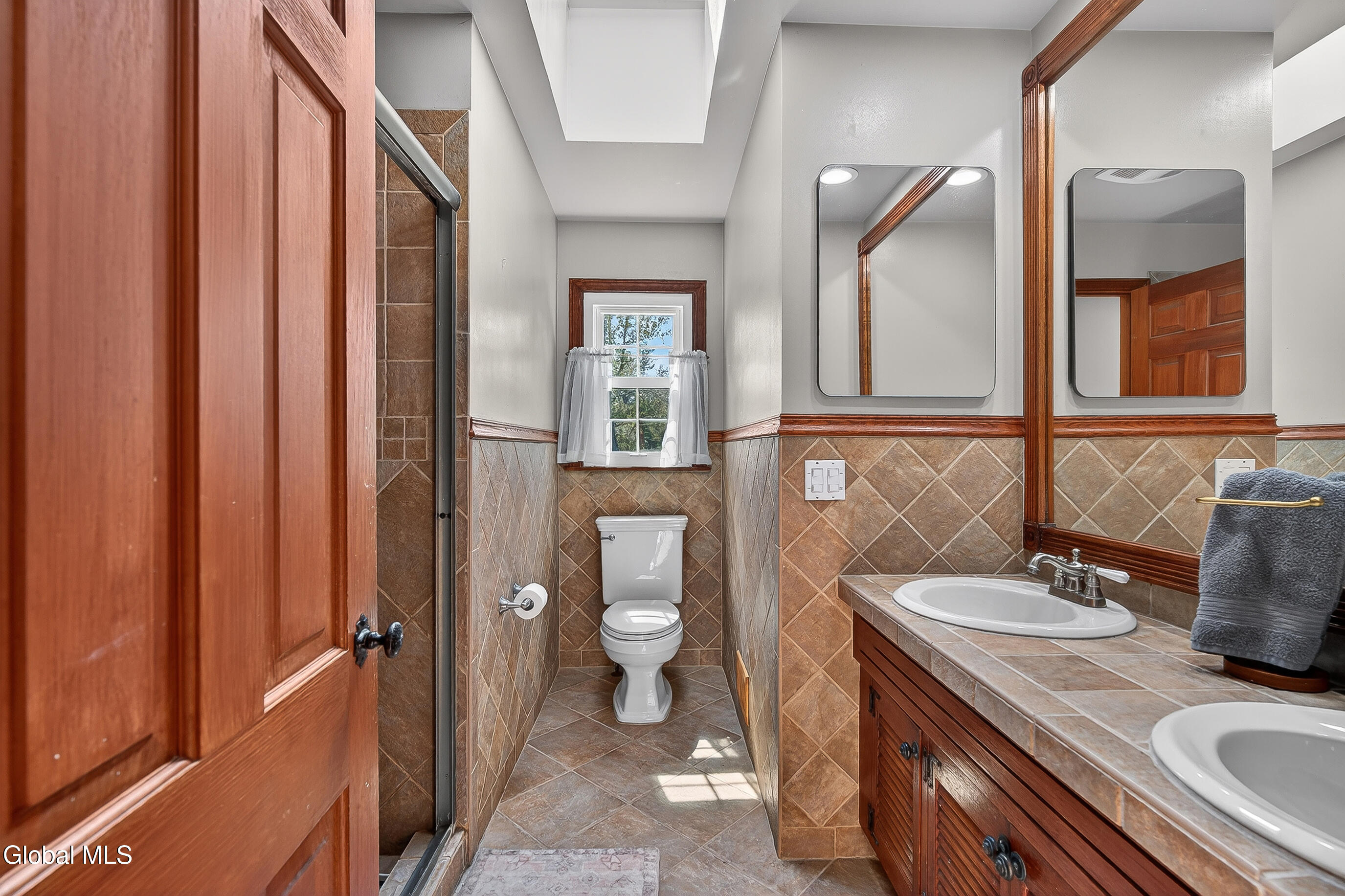 4 Concord Road Glenmont NY 12077