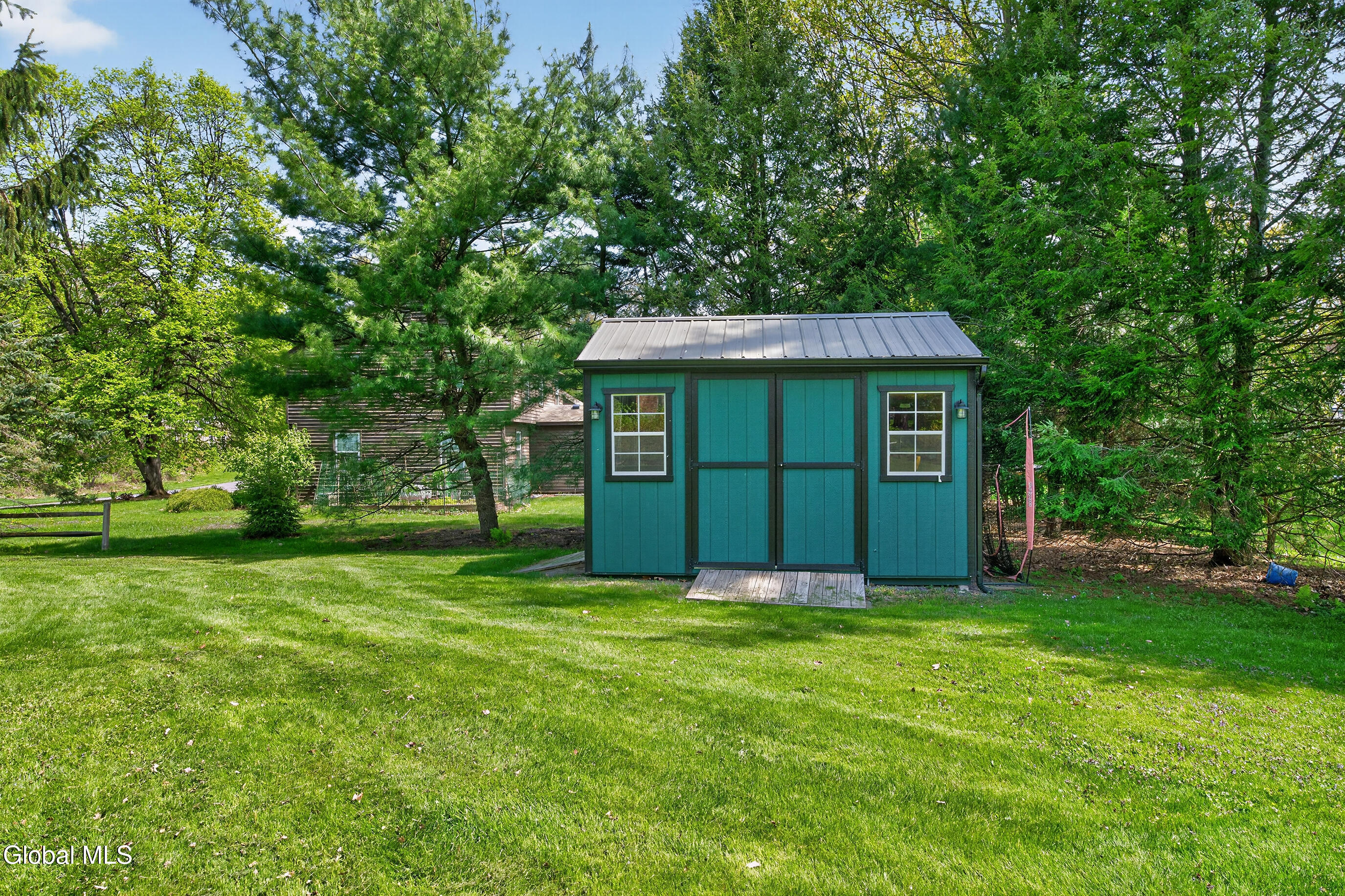 4 Concord Road Glenmont NY 12077