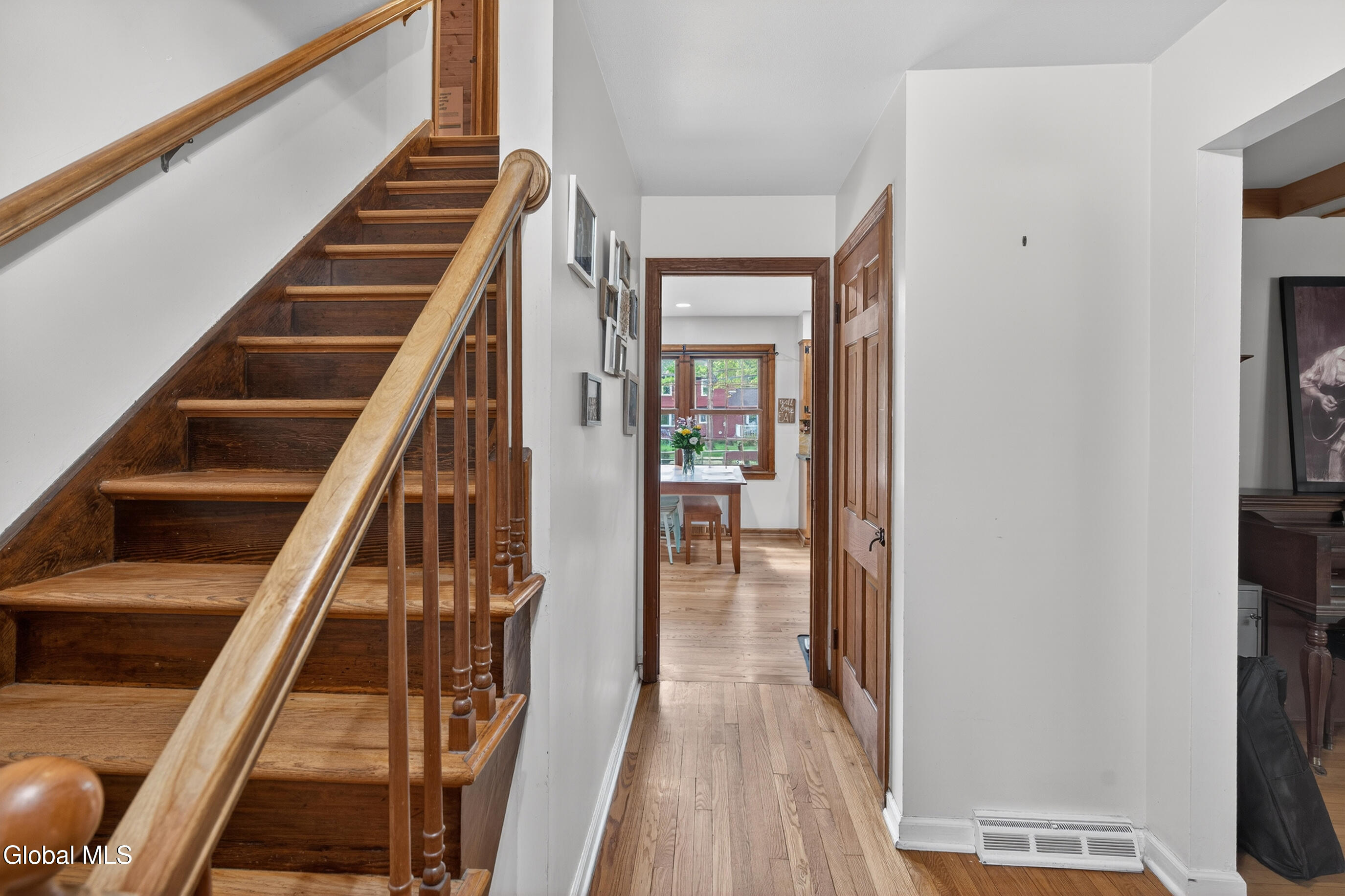4 Concord Road Glenmont NY 12077