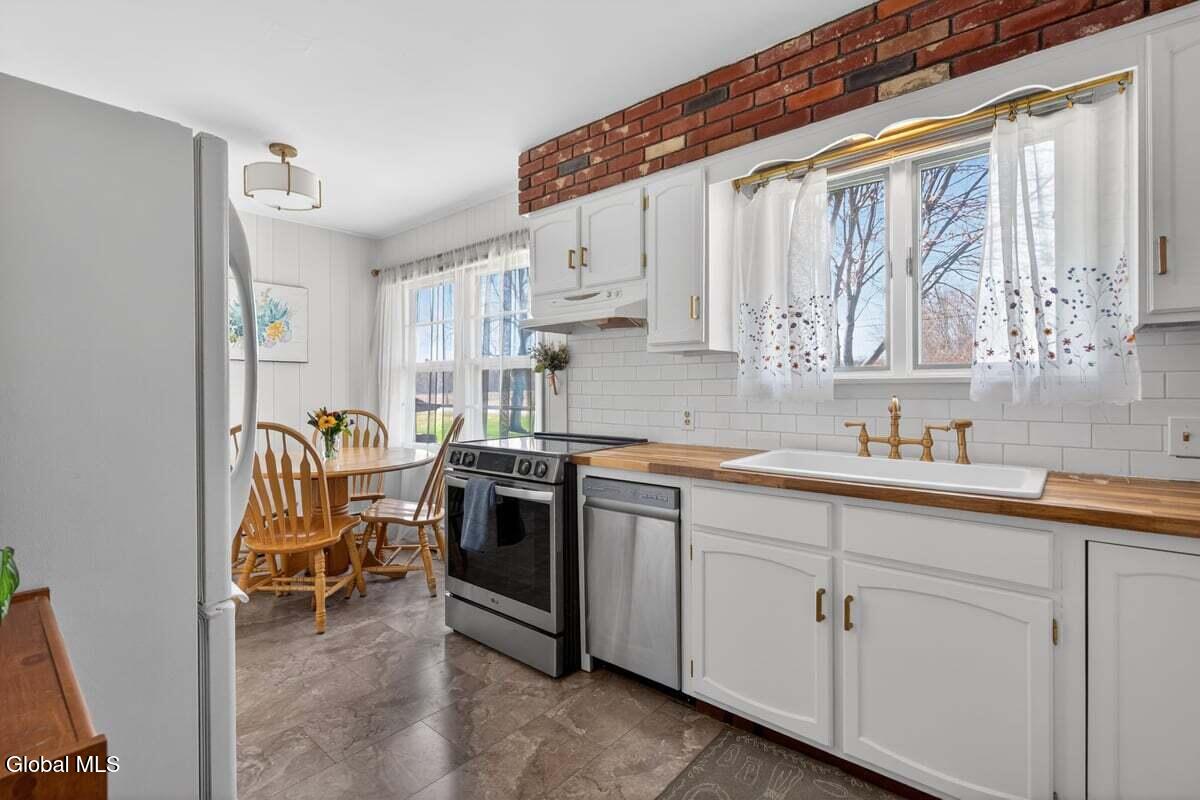 720 Mac Elroy Road Ballston Lake NY 12019