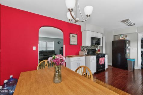 27 Highland Avenue Colonie NY 12205