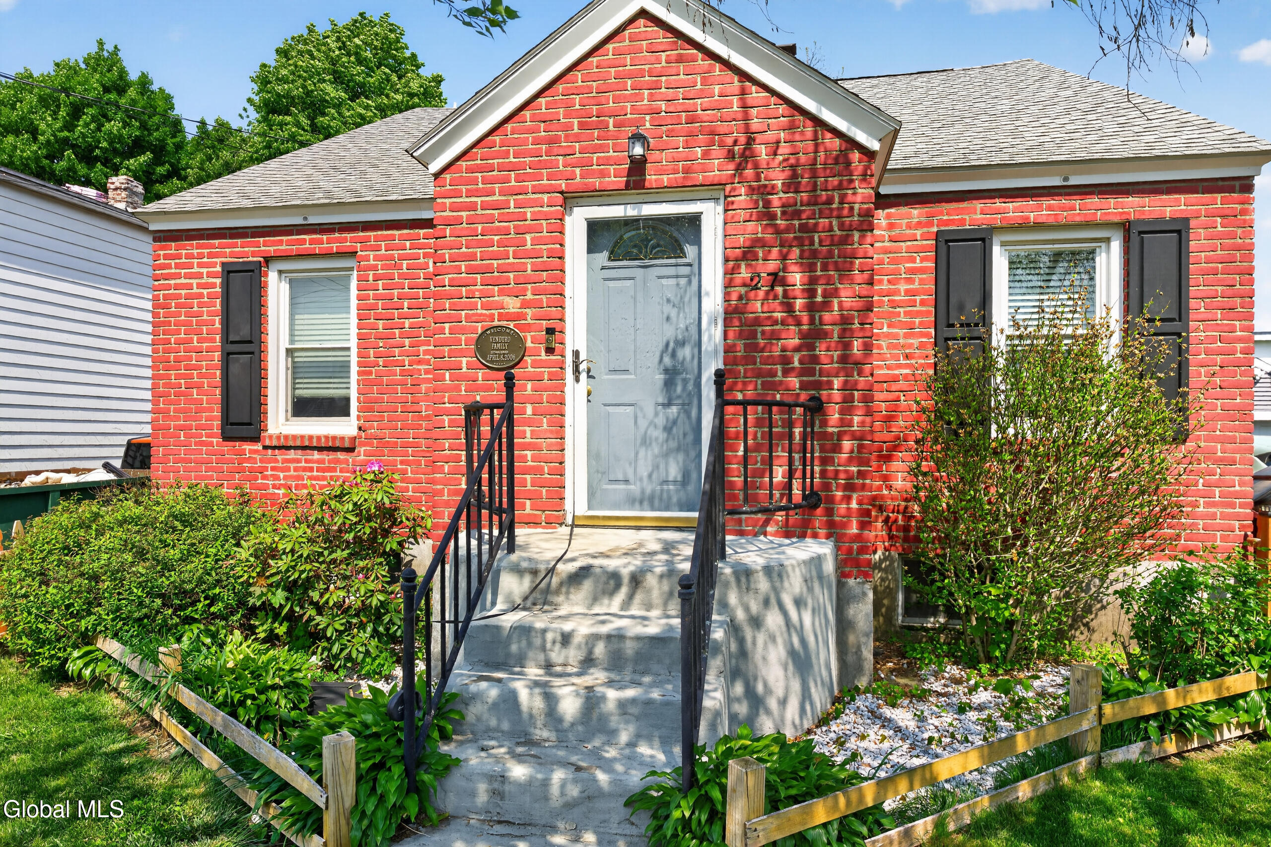 27 Highland Avenue Colonie NY 12205