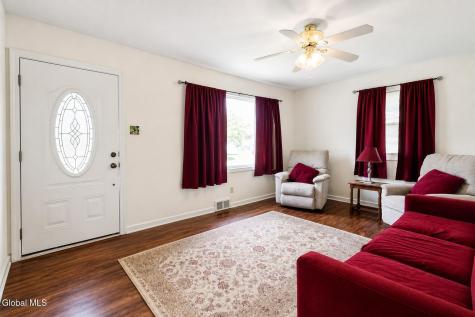 3270 Mcdonald Avenue Schenectady NY 12304