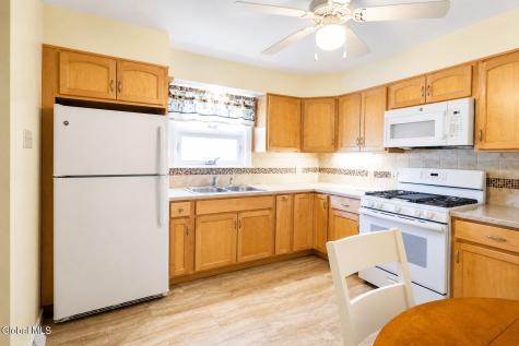 3270 Mcdonald Avenue Schenectady NY 12304