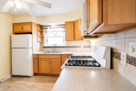 3270 Mcdonald Avenue Schenectady NY 12304