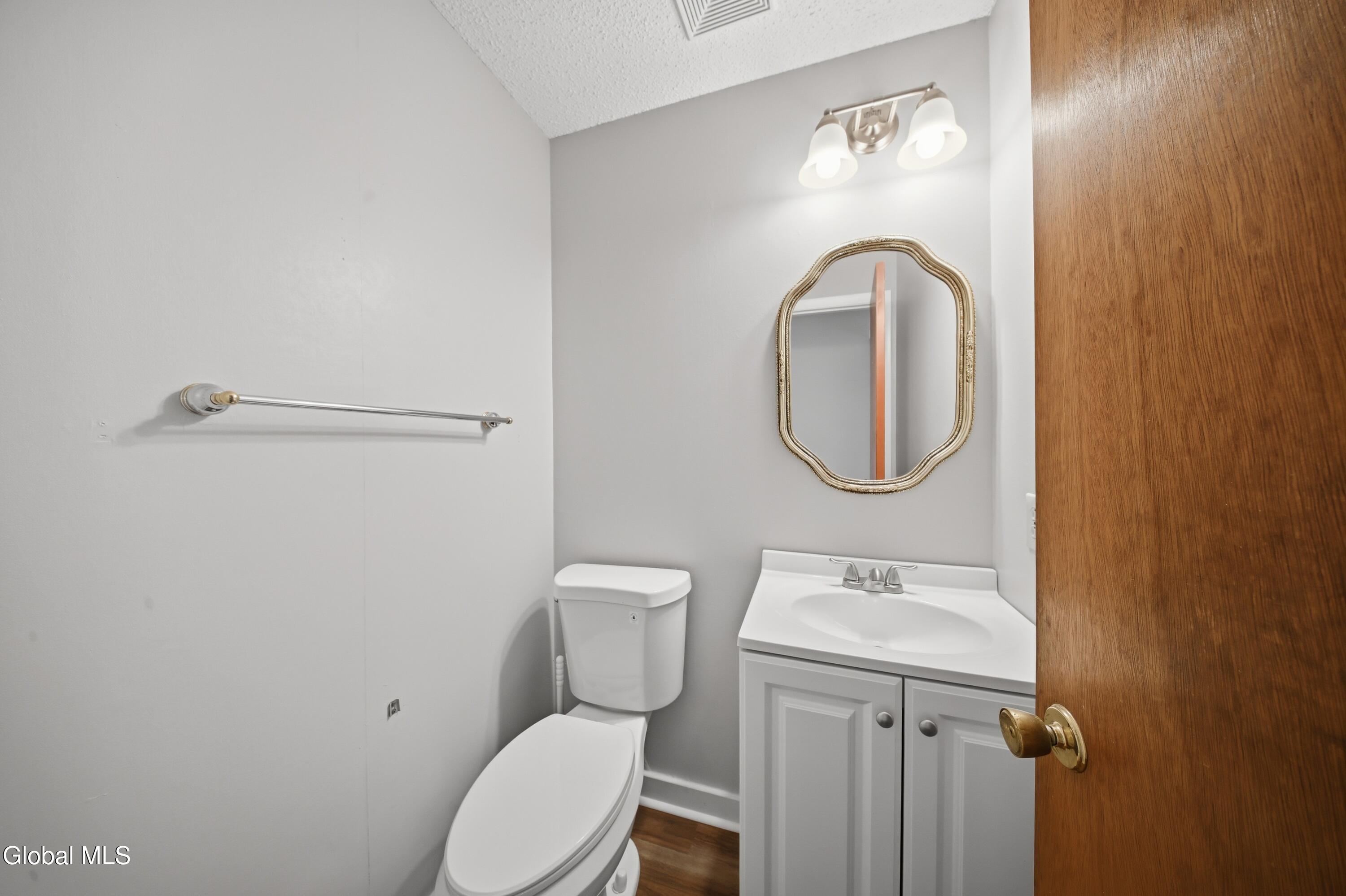 60 Aspen Circle Albany NY 12208