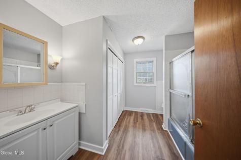 60 Aspen Circle Albany NY 12208