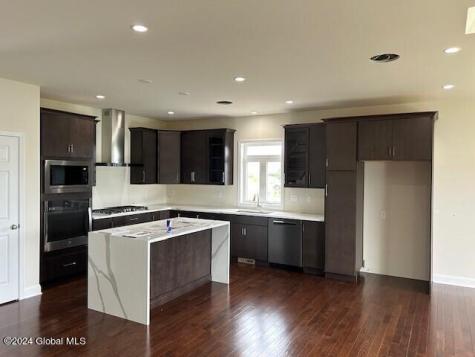 31 Harbor Lane Cohoes NY 12047
