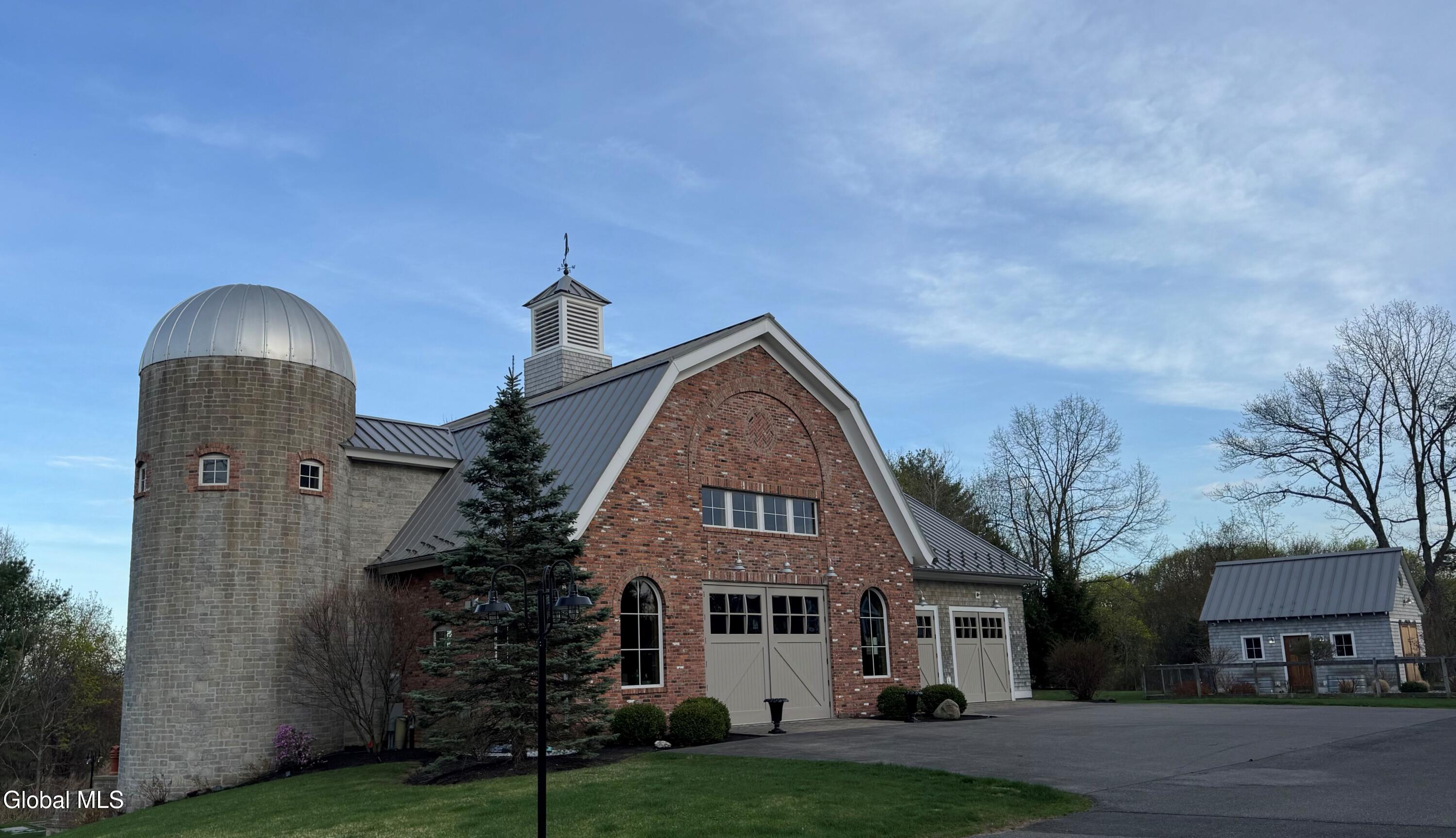 331 Valley Road Niskayuna NY 12309