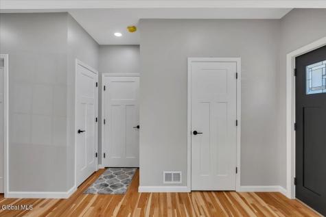 105 Diamond Place Schenectady NY 12306