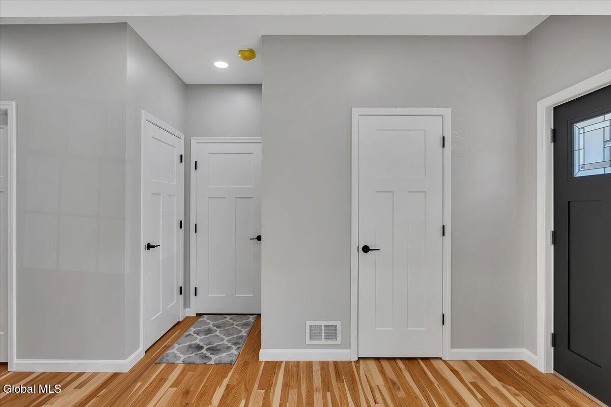 105 Diamond Place Schenectady NY 12306