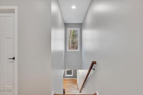 105 Diamond Place Schenectady NY 12306