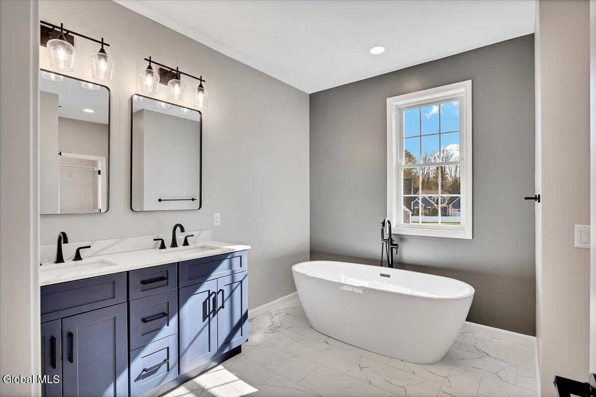 105 Diamond Place Schenectady NY 12306