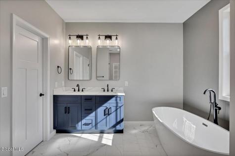 105 Diamond Place Schenectady NY 12306