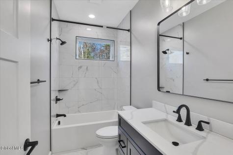 105 Diamond Place Schenectady NY 12306
