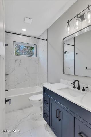 105 Diamond Place Schenectady NY 12306