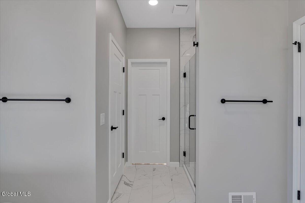 105 Diamond Place Schenectady NY 12306