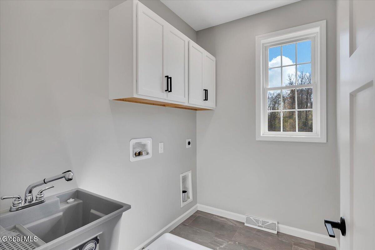 105 Diamond Place Schenectady NY 12306
