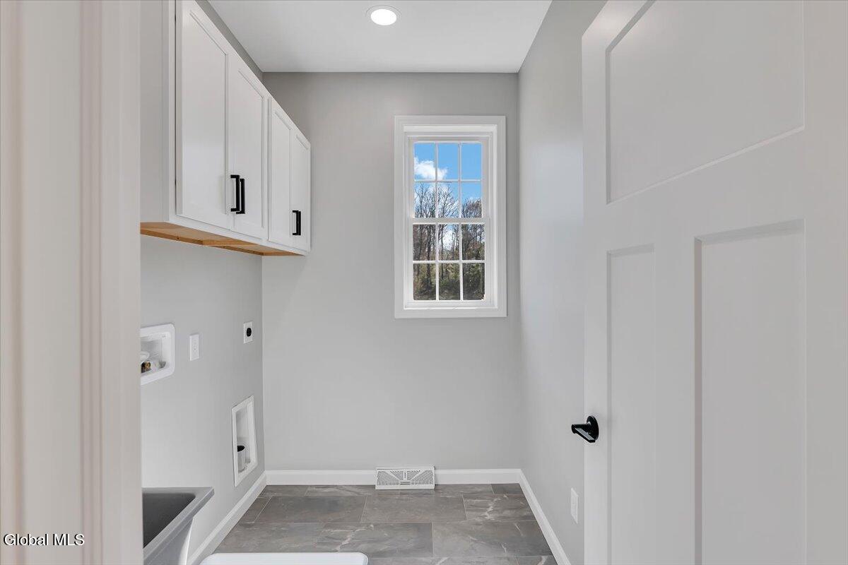 105 Diamond Place Schenectady NY 12306