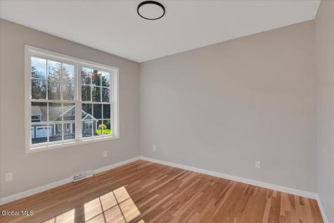 105 Diamond Place Schenectady NY 12306