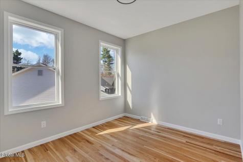 105 Diamond Place Schenectady NY 12306