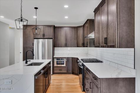 105 Diamond Place Schenectady NY 12306