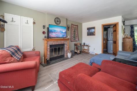 4 Canter Lane Johnstown NY 12095