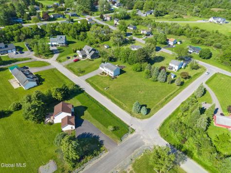 4 Canter Lane Johnstown NY 12095