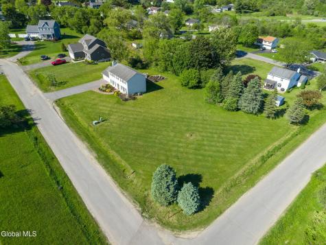 4 Canter Lane Johnstown NY 12095