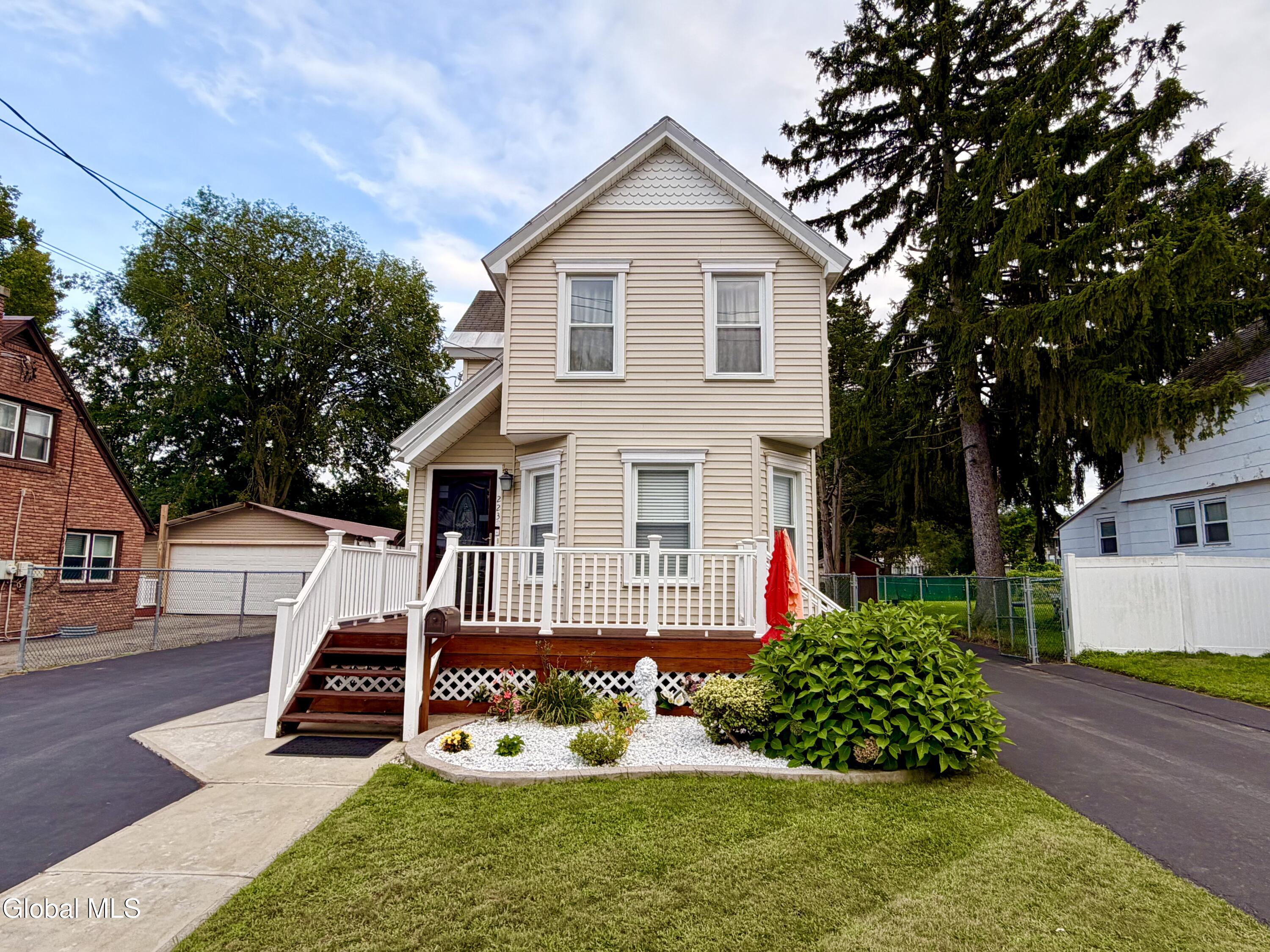 223 Edward Street Schenectady NY 12304