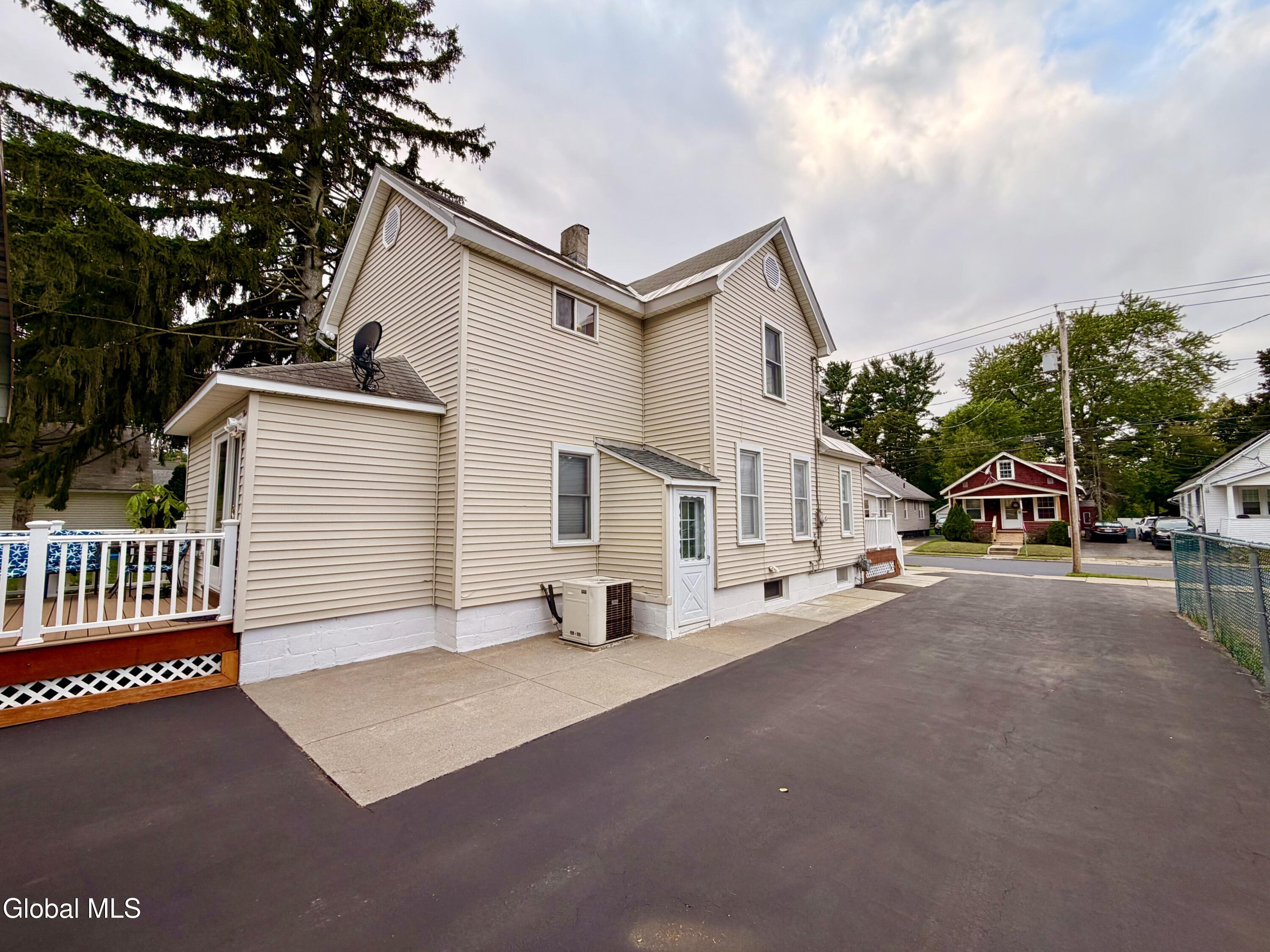 223 Edward Street Schenectady NY 12304