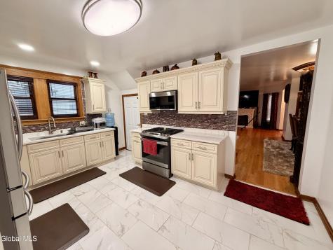223 Edward Street Schenectady NY 12304