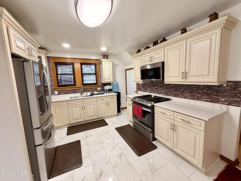 223 Edward Street Schenectady NY 12304