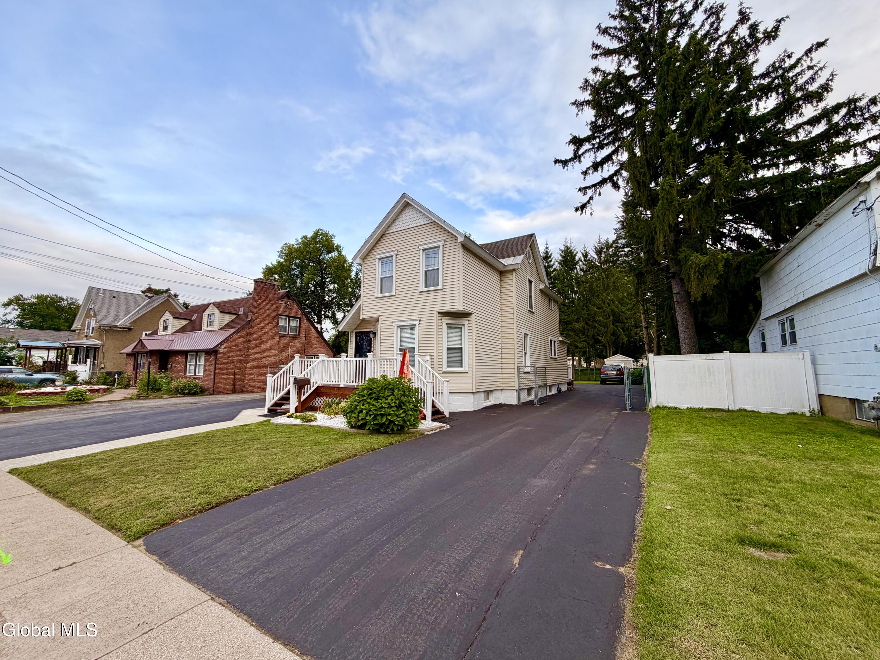 223 Edward Street Schenectady NY 12304