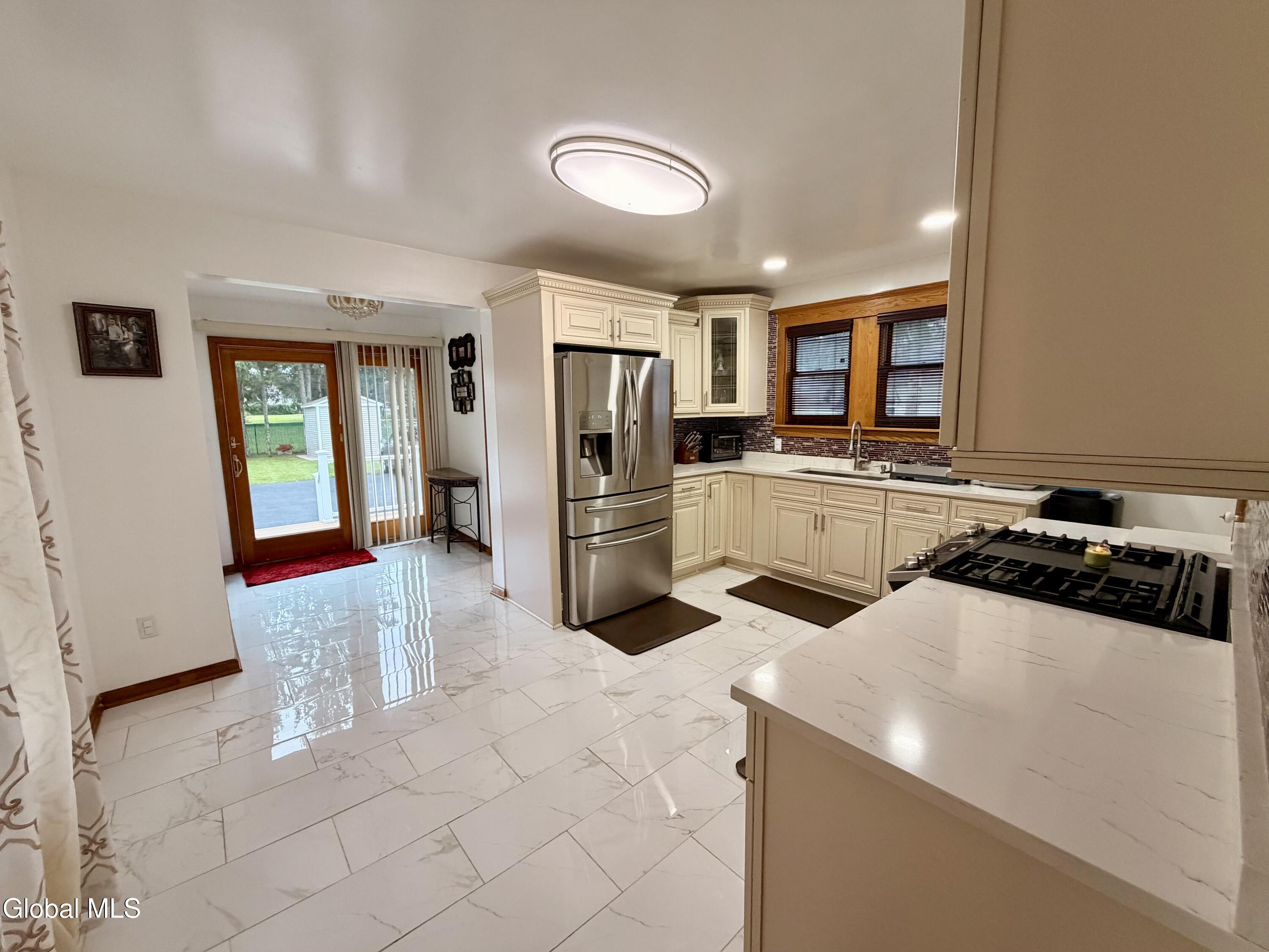 223 Edward Street Schenectady NY 12304