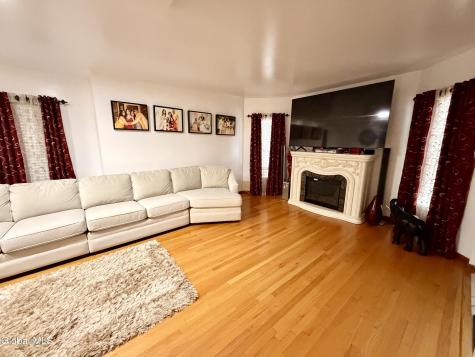 223 Edward Street Schenectady NY 12304
