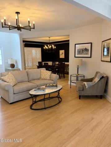 37 Cheshire Way Loudonville NY 12211