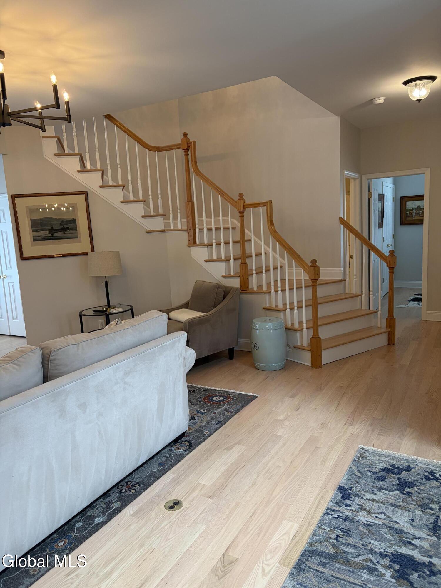 37 Cheshire Way Loudonville NY 12211