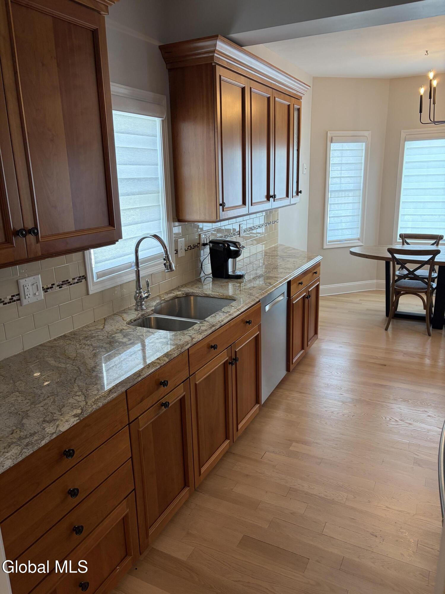 37 Cheshire Way Loudonville NY 12211