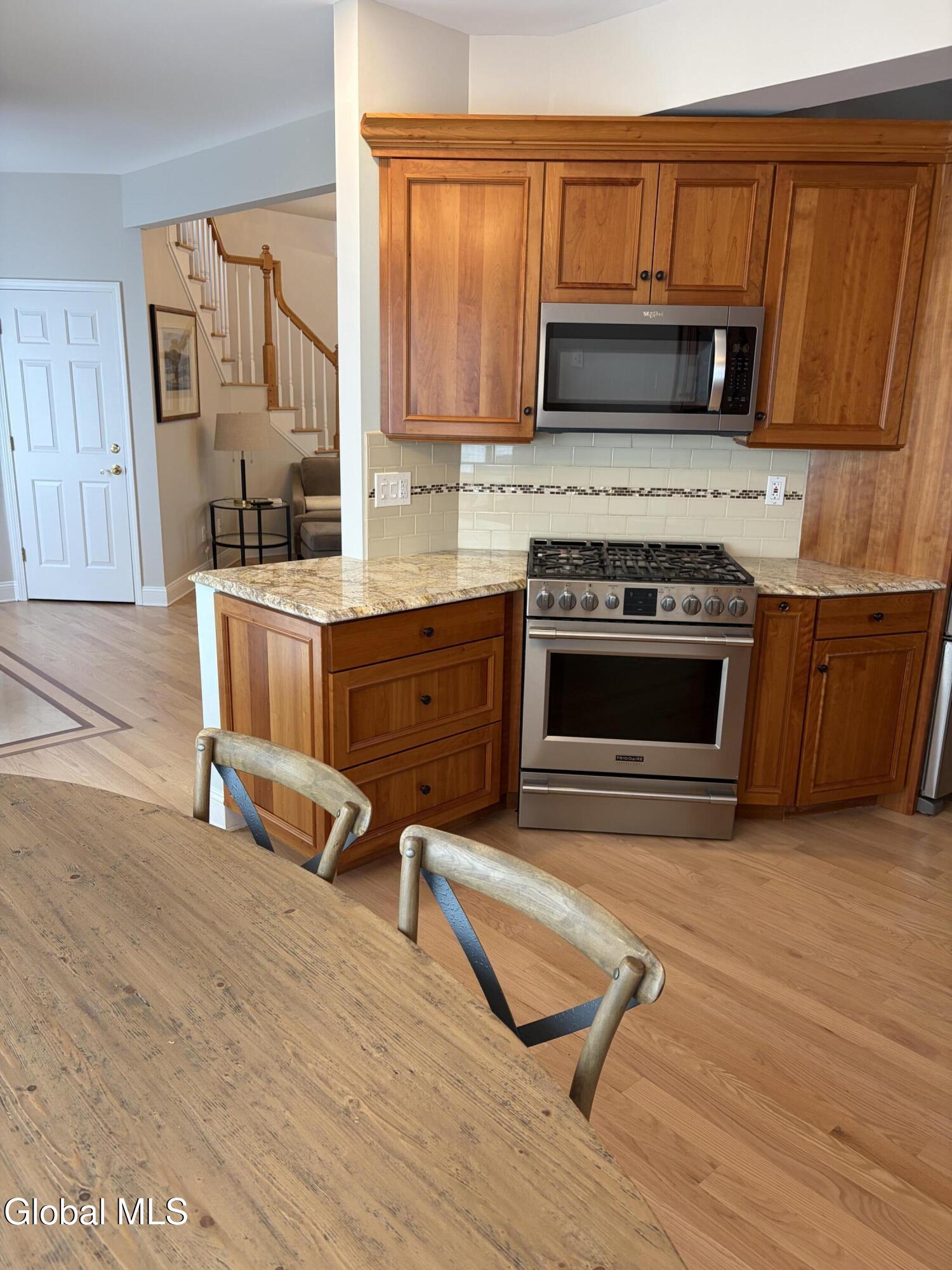 37 Cheshire Way Loudonville NY 12211