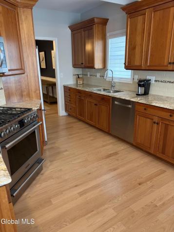 37 Cheshire Way Loudonville NY 12211