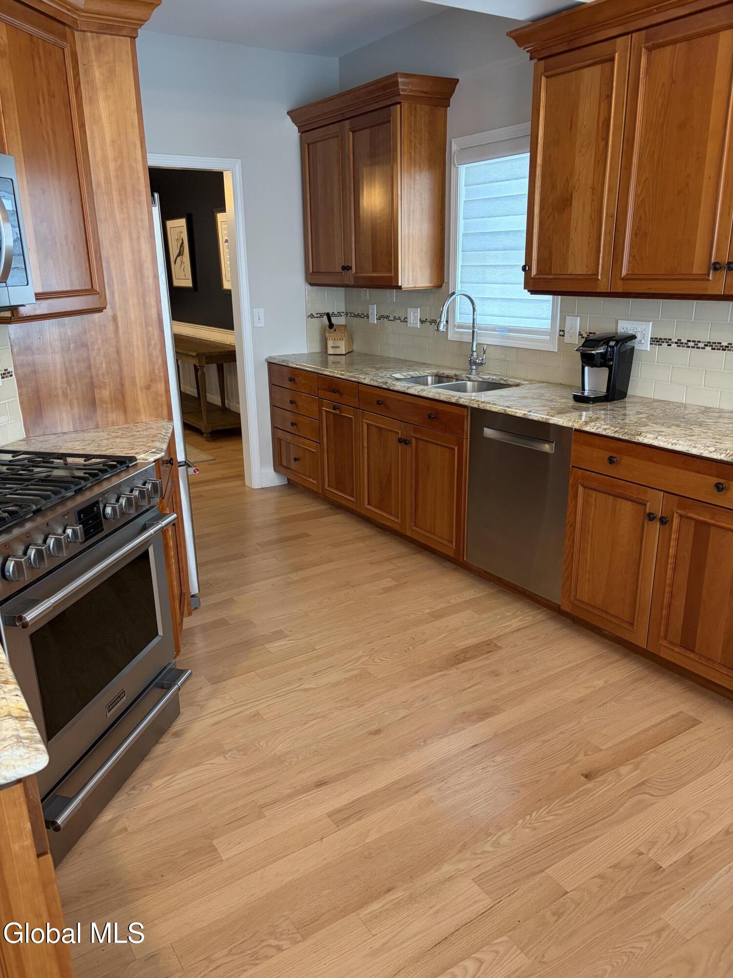 37 Cheshire Way Loudonville NY 12211
